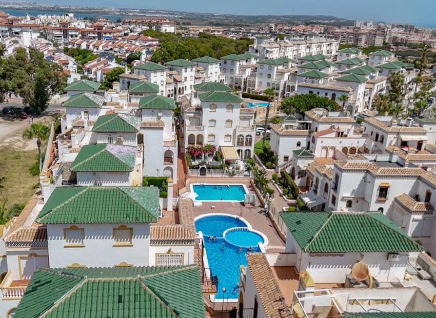 3 quarto Penthouse para venda em La Mata com piscina - 269 000 € (Ref: 9136302)