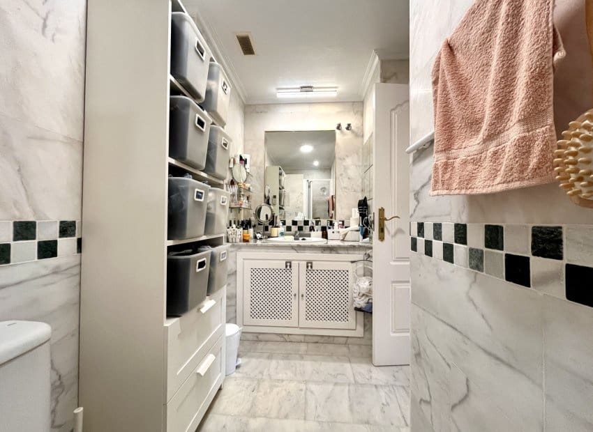 2 bedroom Apartment for sale in Villamartin with pool - € 179,999 (Ref: 9144380)