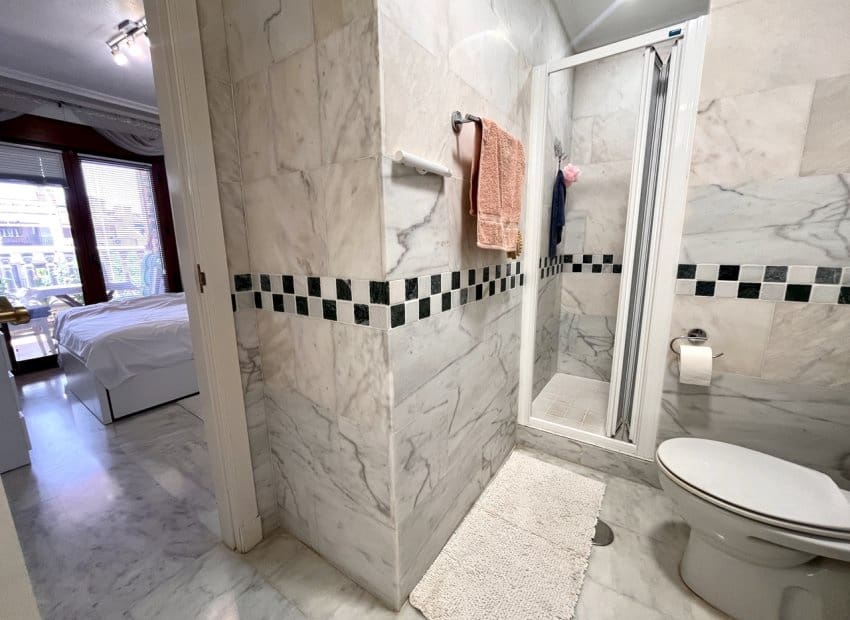 2 bedroom Apartment for sale in Villamartin with pool - € 179,999 (Ref: 9144380)