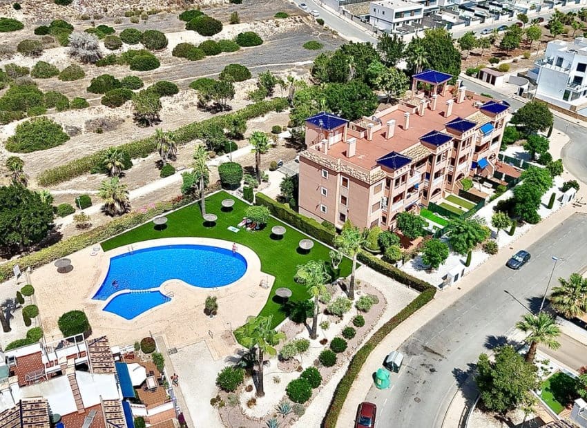 2 bedroom Apartment for sale in Villamartin with pool - € 179,999 (Ref: 9144380)