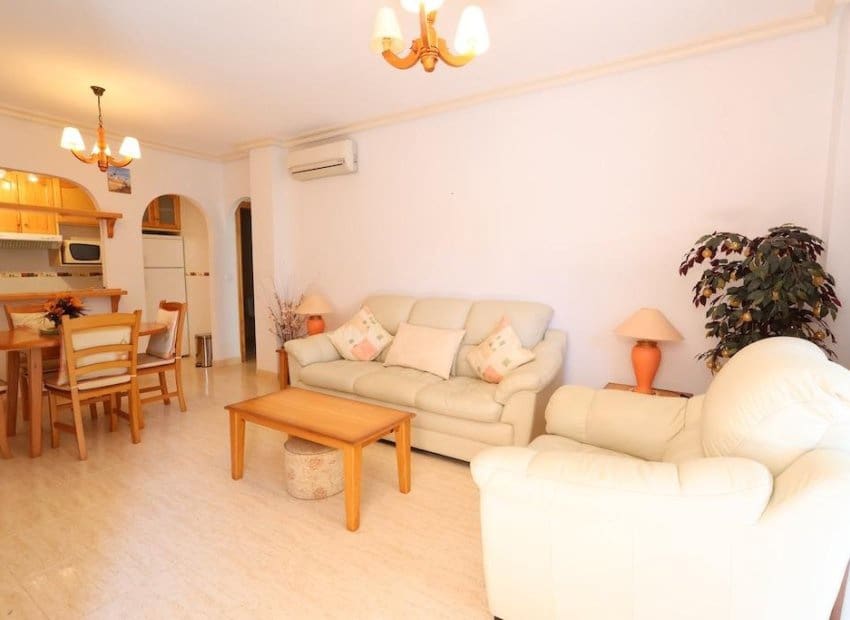 2 soverom Bungalow til salgs i Orihuela Costa med svømmebasseng - € 219 000 (Ref: 9144382)