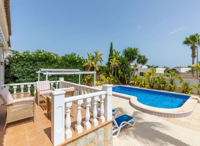 Chalet de 5 habitaciones en San Fulgencio en venta con piscina - 500.000 € (Ref: 9144386)