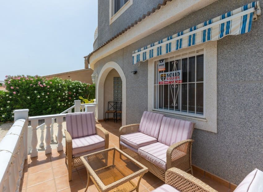 5 bedroom Villa for sale in San Fulgencio with pool - € 500,000 (Ref: 9144386)