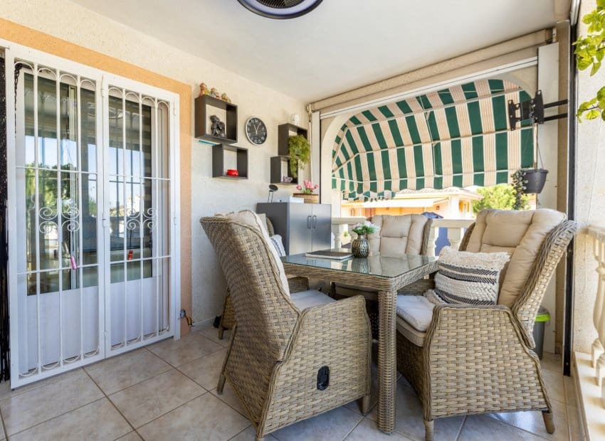 5 soveværelse Villa til salg i Benijofar med swimmingpool - € 498.000 (Ref: 9150762)