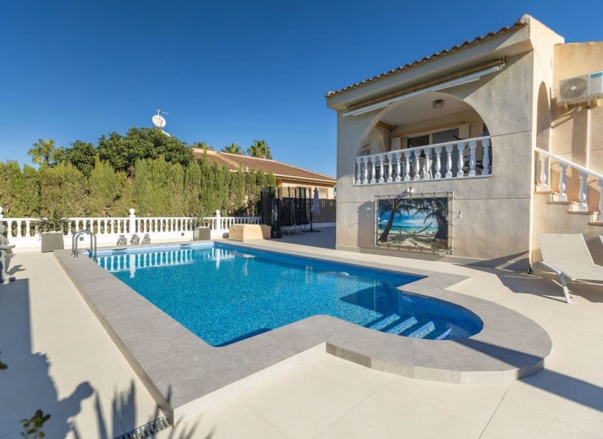 5 chambre Villa/Maison à vendre à Benijofar avec piscine - 495 000 € (Ref: 9160413)