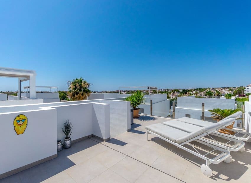 3 bedroom Villa for sale in Orihuela Costa with pool - € 429,000 (Ref: 9160429)
