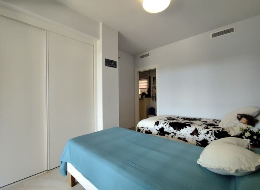 2 soveværelse Lejlighed til salg i Orihuela Costa med swimmingpool - € 246.000 (Ref: 9162676)