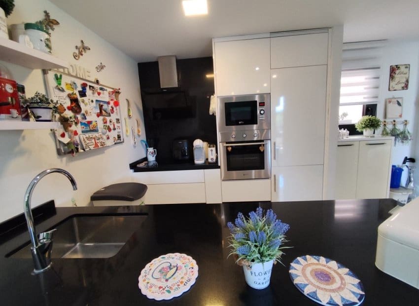 2 soveværelse Lejlighed til salg i Orihuela Costa med swimmingpool - € 246.000 (Ref: 9162676)