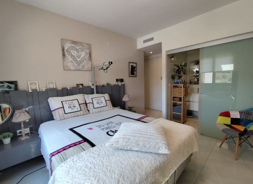 2 soveværelse Lejlighed til salg i Orihuela Costa med swimmingpool - € 246.000 (Ref: 9162676)