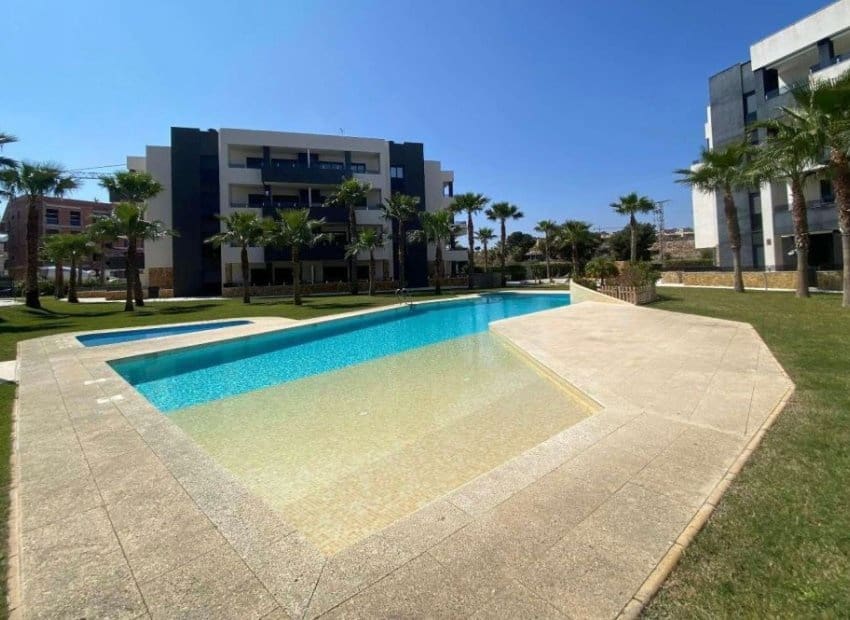 2 soveværelse Lejlighed til salg i Orihuela Costa med swimmingpool - € 246.000 (Ref: 9162676)