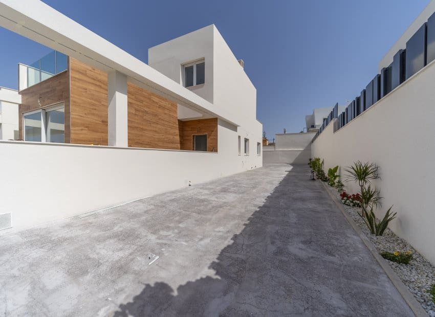 3 bedroom Villa for sale in Aguas Nuevas with pool - € 640,000 (Ref: 9175554)