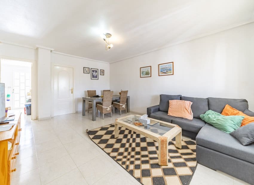 3 sypialnia Dom na sprzedaż w Dona Pepa z basenem - 205 000 € (Ref: 9175555)