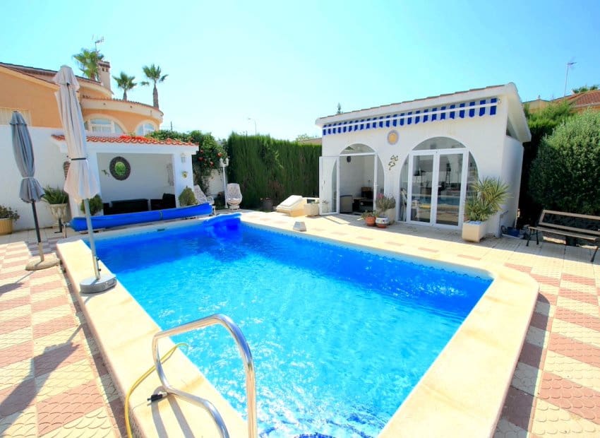3 bedroom Villa for sale in Ciudad Quesada with pool - € 399,950 (Ref: 9189911)