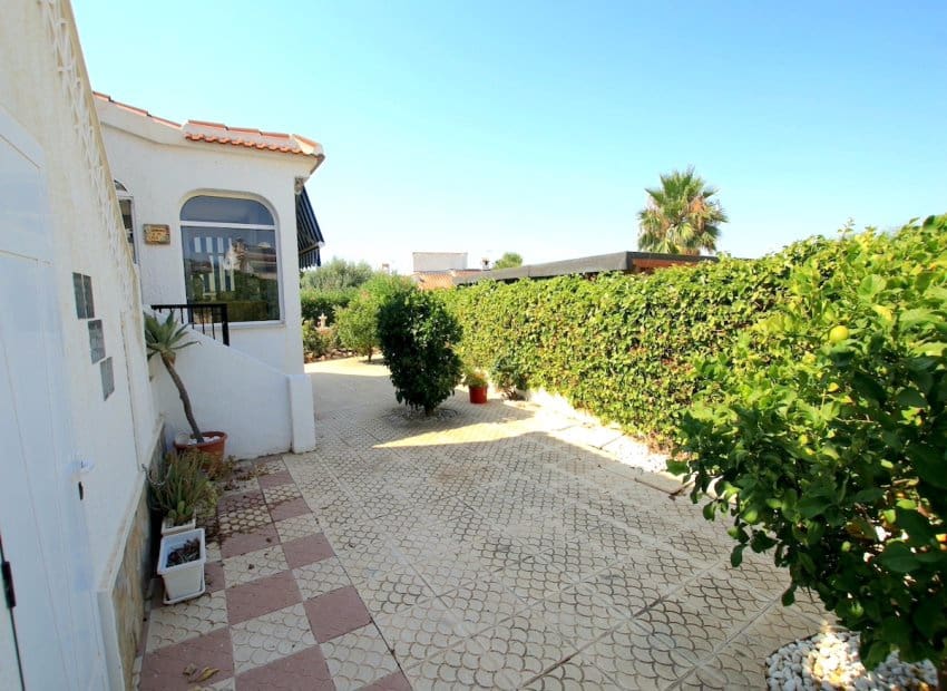 3 bedroom Villa for sale in Ciudad Quesada with pool - € 399,950 (Ref: 9189911)