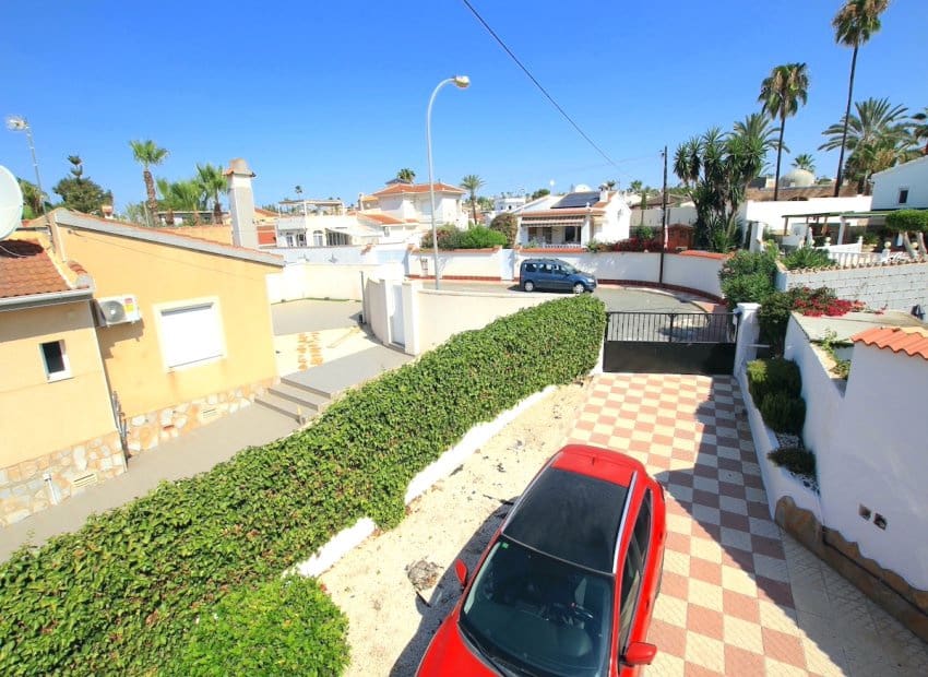 3 bedroom Villa for sale in Ciudad Quesada with pool - € 399,950 (Ref: 9189911)