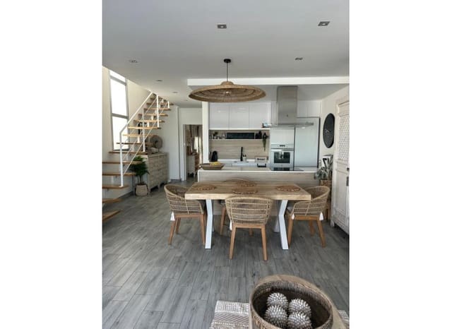 3 soveværelse Villa til salg i Daya Vieja med swimmingpool - € 399.995 (Ref: 9190364)