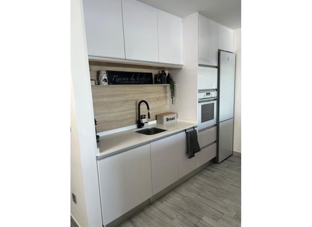 3 soveværelse Villa til salg i Daya Vieja med swimmingpool - € 399.995 (Ref: 9190364)