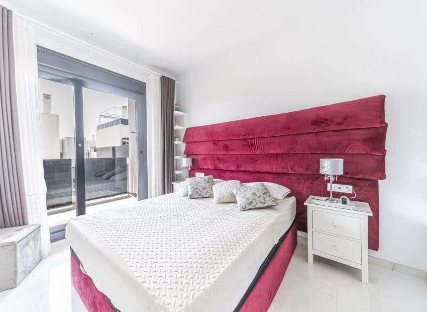 4 sypialnia Willa na sprzedaż w Orihuela Costa z basenem - 759 000 € (Ref: 9190365)