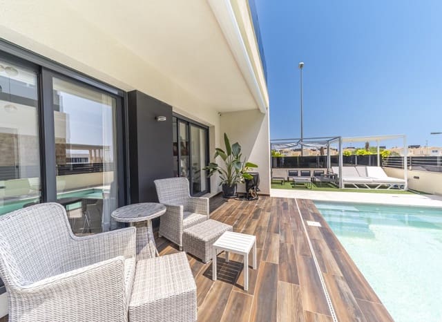 4 camera da letto Villa in vendita in Lomas de Cabo Roig - Los Dolses, Orihuela con piscina - 759.000 € (Rif: 9190365)