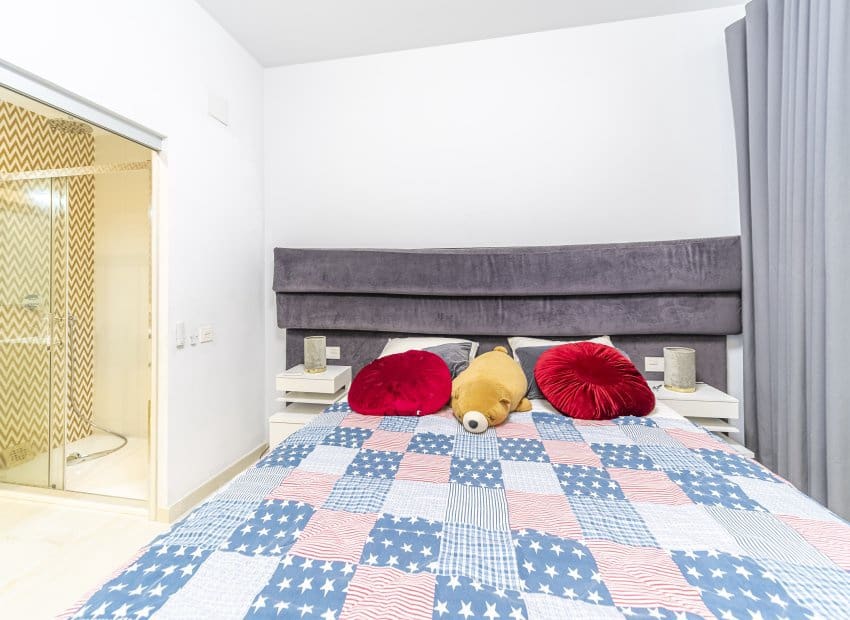 4 sypialnia Willa na sprzedaż w Orihuela Costa z basenem - 759 000 € (Ref: 9190365)