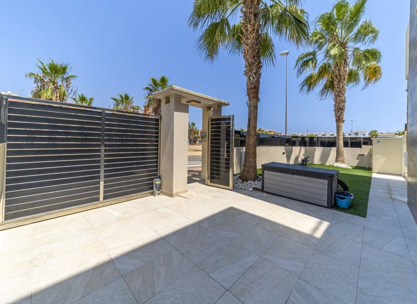 4 sypialnia Willa na sprzedaż w Orihuela Costa z basenem - 759 000 € (Ref: 9190365)