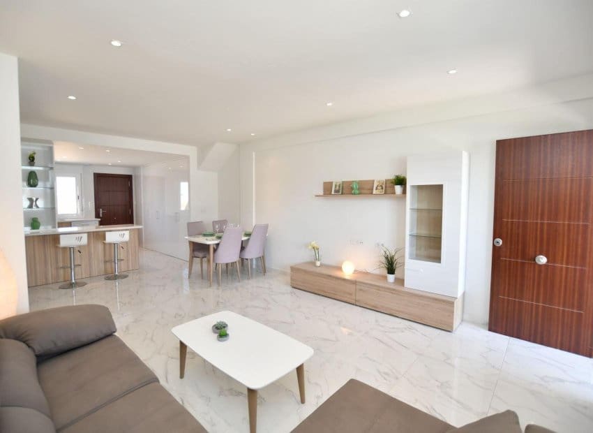 2 soveværelse Bungalow til salg i San Miguel de Salinas med swimmingpool - € 243.800 (Ref: 9190368)