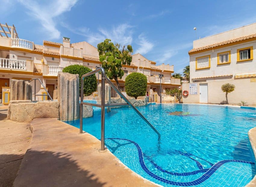 3 Zimmer Haus zu verkaufen in Orihuela Costa mit Pool - 259.000 € (Ref: 9195019)