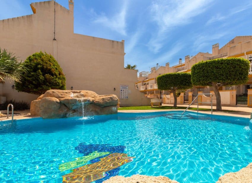 3 Zimmer Haus zu verkaufen in Orihuela Costa mit Pool - 259.000 € (Ref: 9195019)