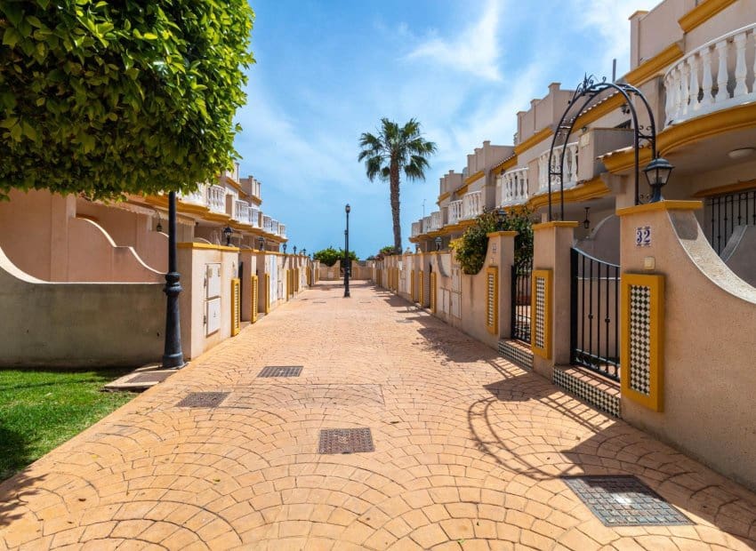 3 Zimmer Haus zu verkaufen in Orihuela Costa mit Pool - 259.000 € (Ref: 9195019)