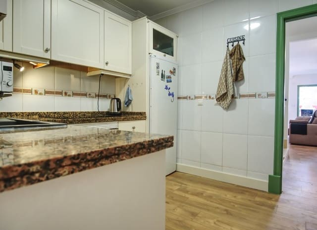 Casa de 3 habitaciones en Villamartin, Orihuela en venta con piscina - 239.000 € (Ref: 9195023)