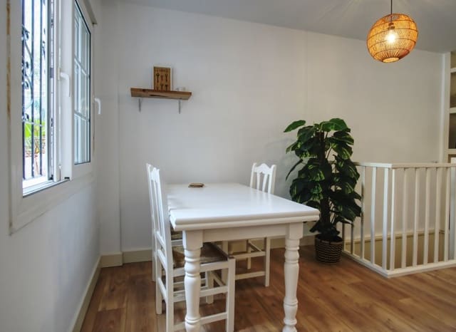 Casa de 3 habitaciones en Villamartin, Orihuela en venta con piscina - 239.000 € (Ref: 9195023)