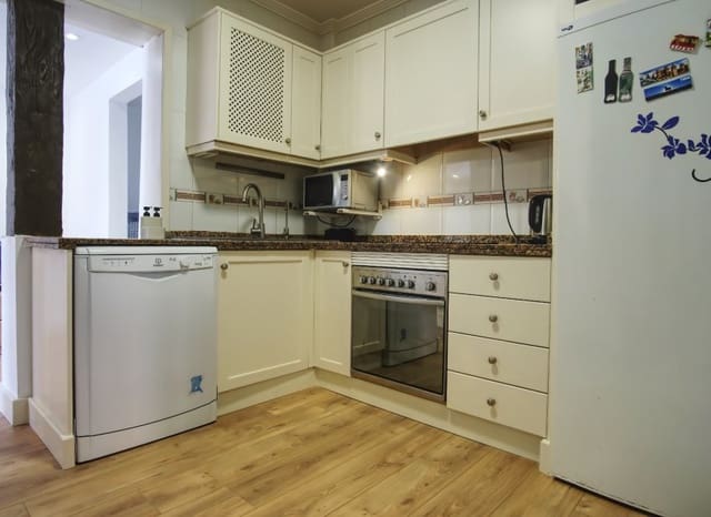 Casa de 3 habitaciones en Villamartin, Orihuela en venta con piscina - 239.000 € (Ref: 9195023)