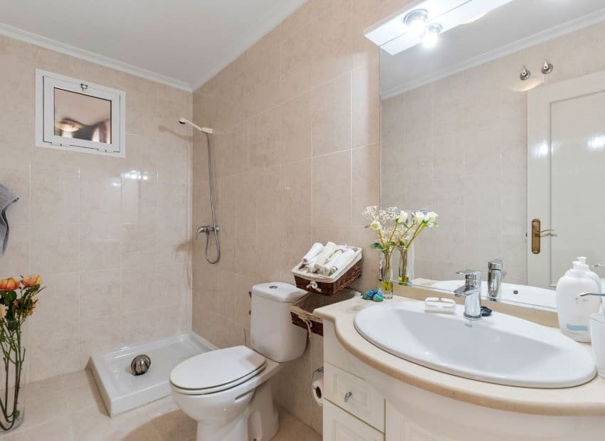 3 sypialnia Dom na sprzedaż w Orihuela Costa z basenem - 339 000 € (Ref: 9200084)