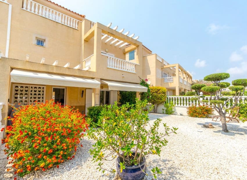 3 sypialnia Dom na sprzedaż w Orihuela Costa z basenem - 339 000 € (Ref: 9200084)