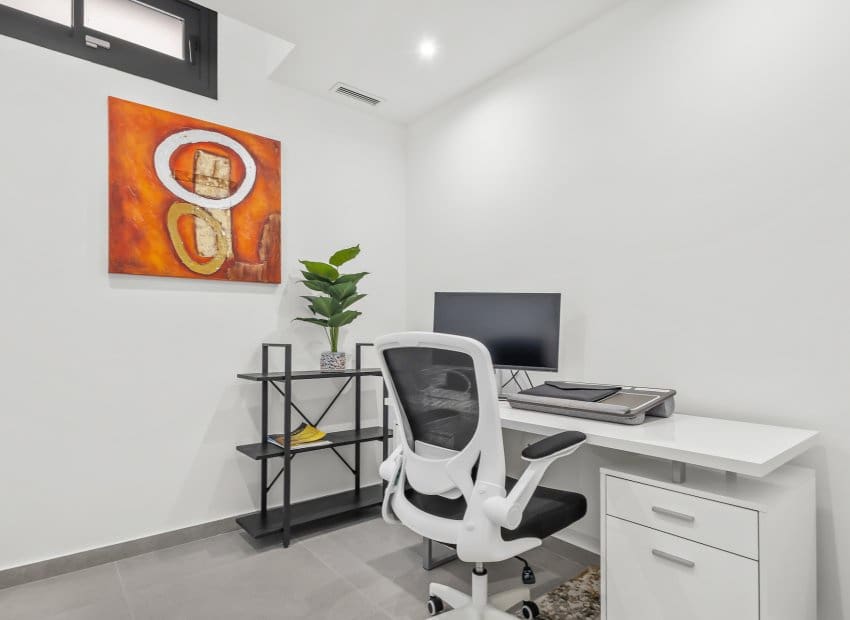 4 bedroom Villa for sale in Algorfa with pool - € 569,500 (Ref: 9201730)