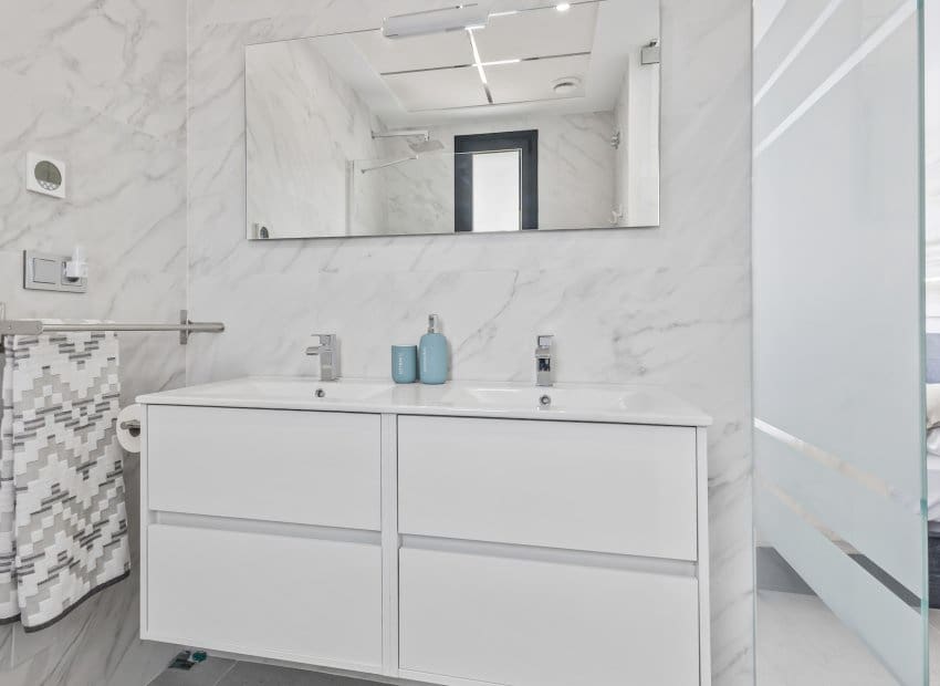 4 bedroom Villa for sale in Algorfa with pool - € 569,500 (Ref: 9201730)