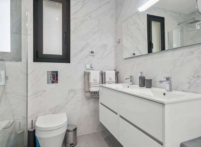 4 bedroom Villa for sale in Algorfa with pool - € 569,500 (Ref: 9201730)