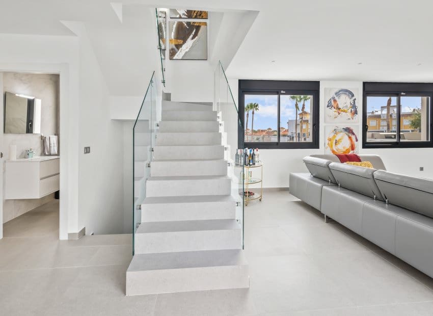 4 bedroom Villa for sale in Algorfa with pool - € 569,500 (Ref: 9201730)