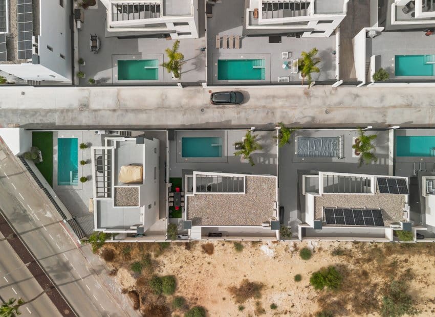 4 bedroom Villa for sale in Algorfa with pool - € 569,500 (Ref: 9201730)