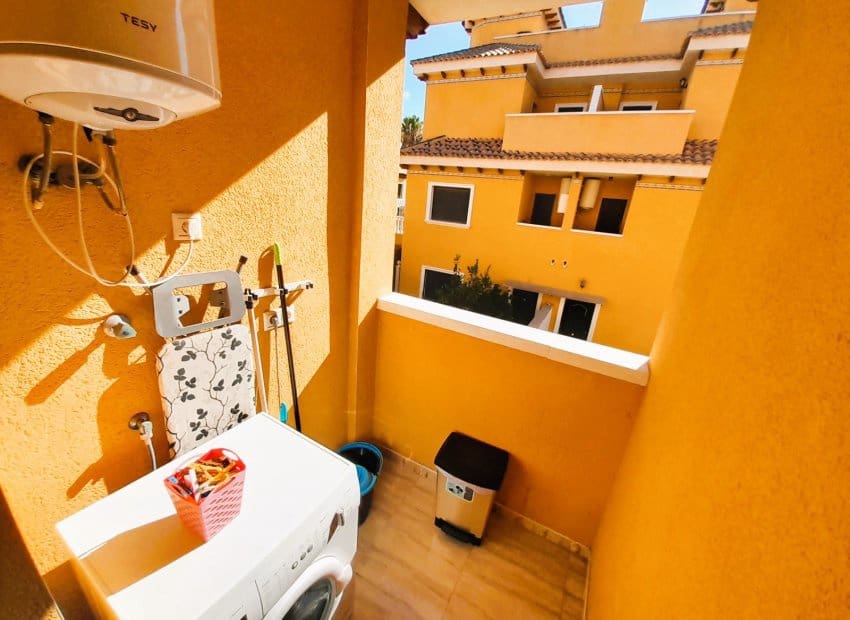 2 soveværelse Semi-Rækkehus til salg i Ciudad Quesada med swimmingpool - € 250.000 (Ref: 9203343)