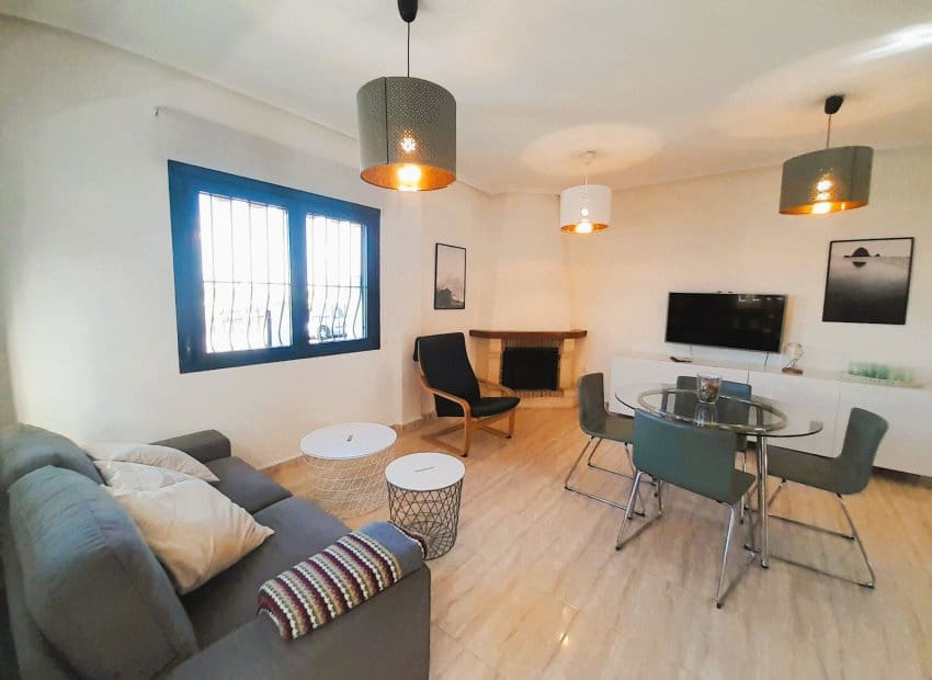 2 soveværelse Semi-Rækkehus til salg i Ciudad Quesada med swimmingpool - € 250.000 (Ref: 9203343)