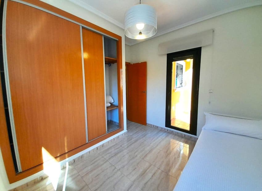 2 soveværelse Semi-Rækkehus til salg i Ciudad Quesada med swimmingpool - € 250.000 (Ref: 9203343)