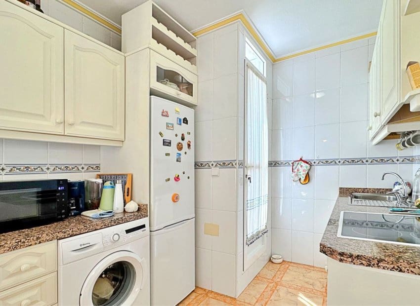 2 makuuhuone Bungalow myytävänä paikassa Orihuela Costa - 225 000 € (Ref: 9205571)