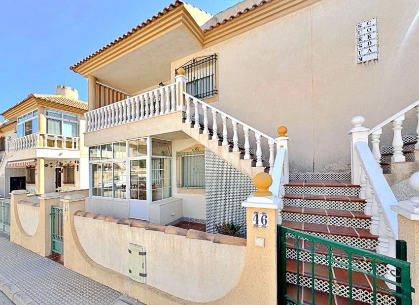 2 makuuhuone Bungalow myytävänä paikassa Orihuela Costa - 225 000 € (Ref: 9205571)