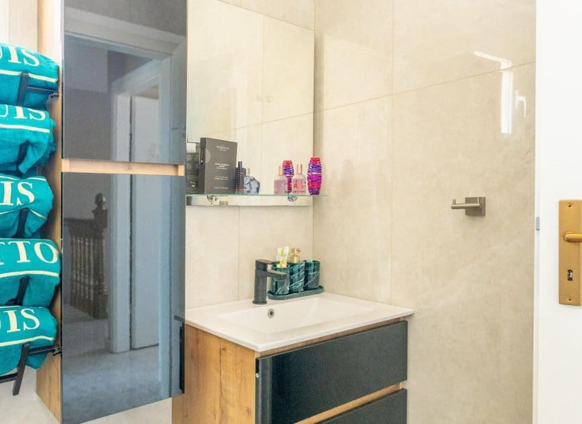 3 sovrum Villa till salu i Punta Prima med pool - 360 000 € (Ref: 9211116)