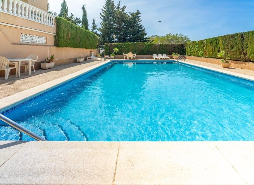 3 sovrum Villa till salu i Punta Prima med pool - 360 000 € (Ref: 9211116)