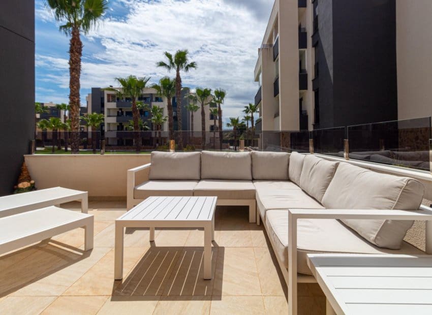 2 soveværelse Lejlighed til salg i Orihuela Costa med swimmingpool - € 269.000 (Ref: 9211137)