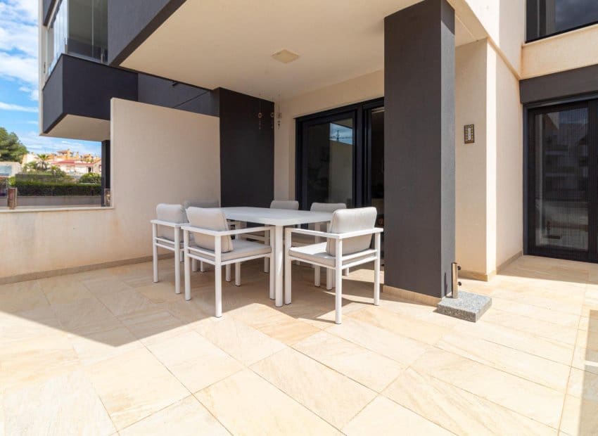 2 soveværelse Lejlighed til salg i Orihuela Costa med swimmingpool - € 269.000 (Ref: 9211137)