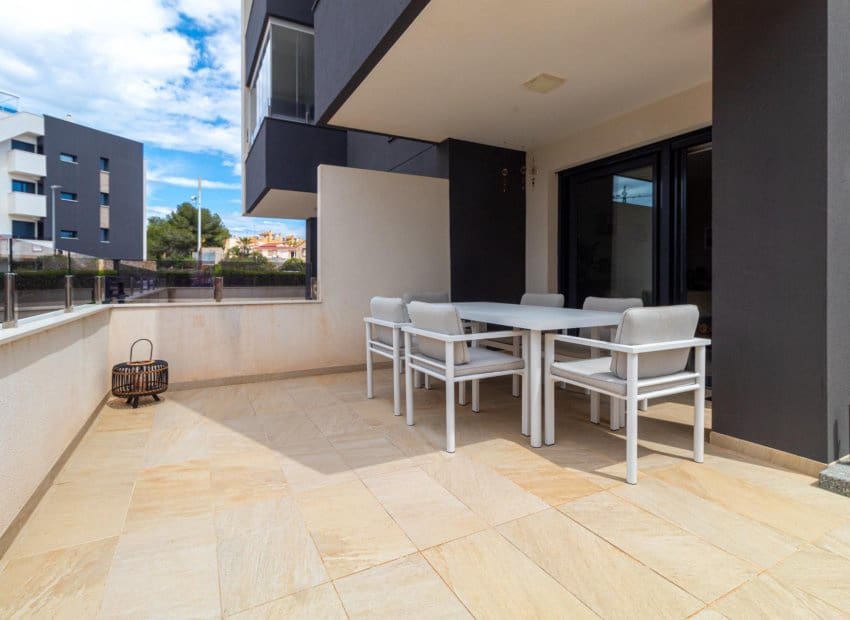 2 soveværelse Lejlighed til salg i Orihuela Costa med swimmingpool - € 269.000 (Ref: 9211137)