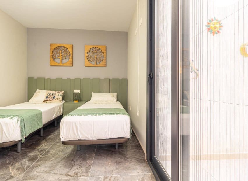 2 soveværelse Lejlighed til salg i Orihuela Costa med swimmingpool - € 269.000 (Ref: 9211137)